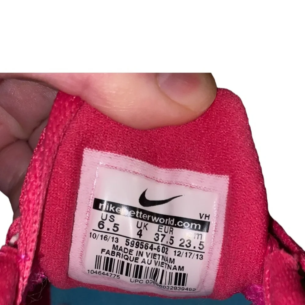 Nike NWT run 2 dual fusion, fitsole, hot pink running sneakers, size 6.5